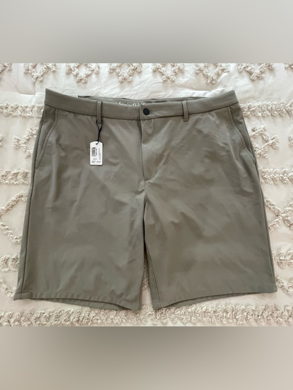 johnnie-O Men's Flat Front Shorts in Olive